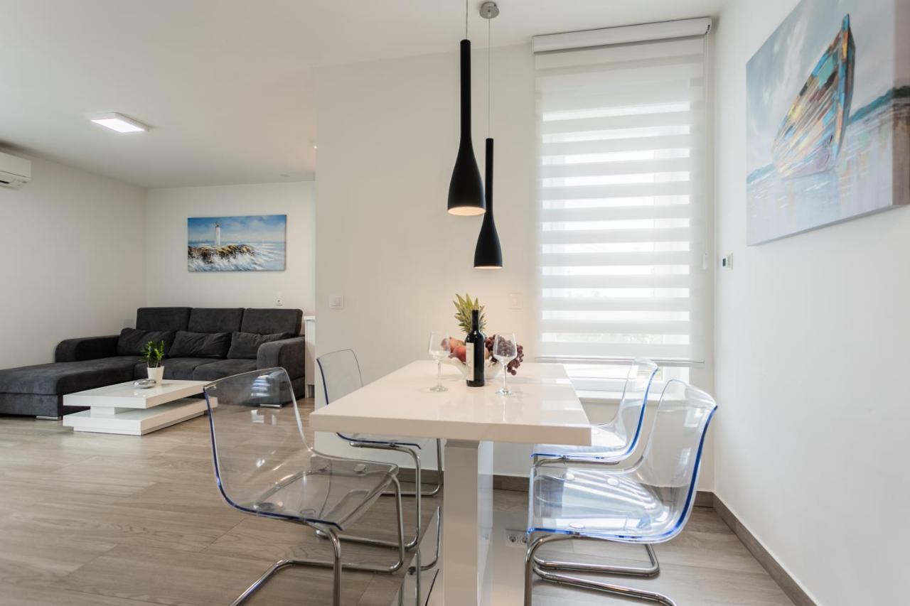 New Modern Apartment "Marjan" โปดสตรานา ภายนอก รูปภาพ