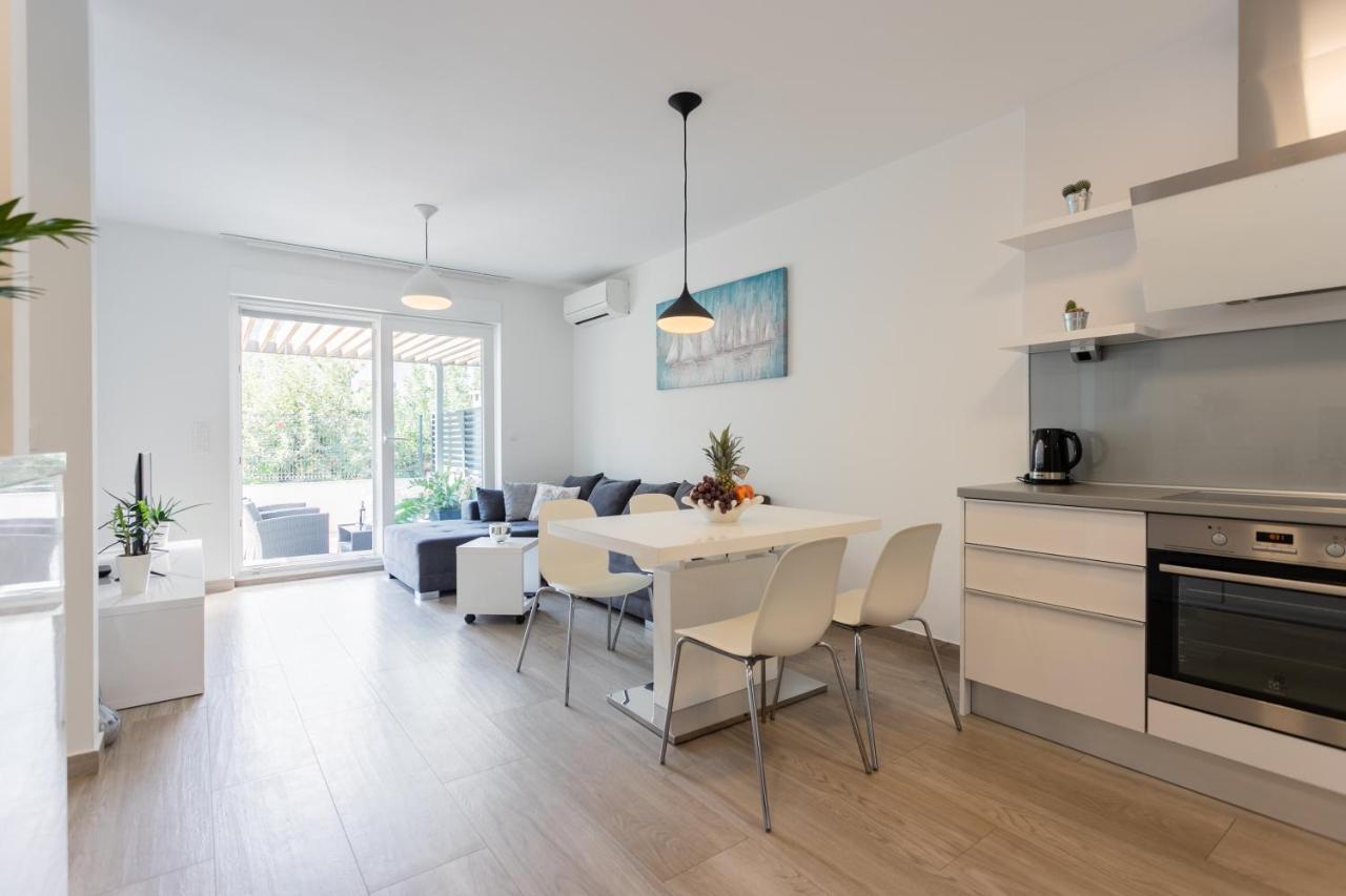 New Modern Apartment "Marjan" โปดสตรานา ภายนอก รูปภาพ